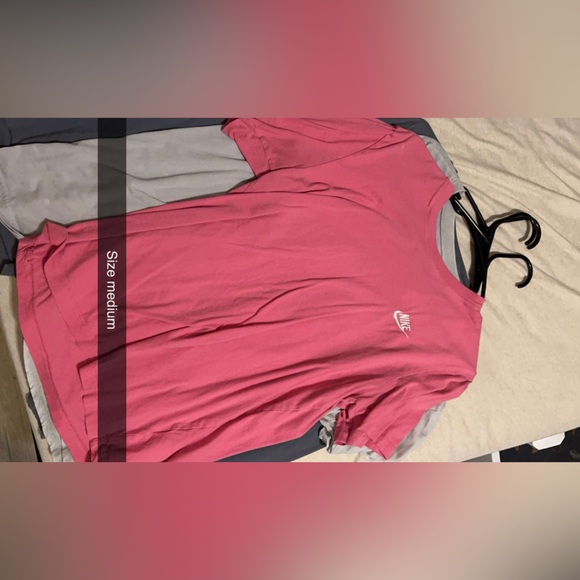 Nike shirt, had for awhile worn not much. Bought new - Picture 2 of 2